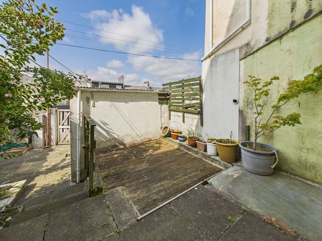 Property photo 2 of 26 Cam03974G0-Pr0194-Still001