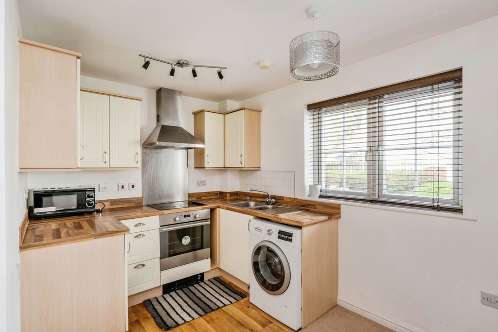 Property photo 2 of 9