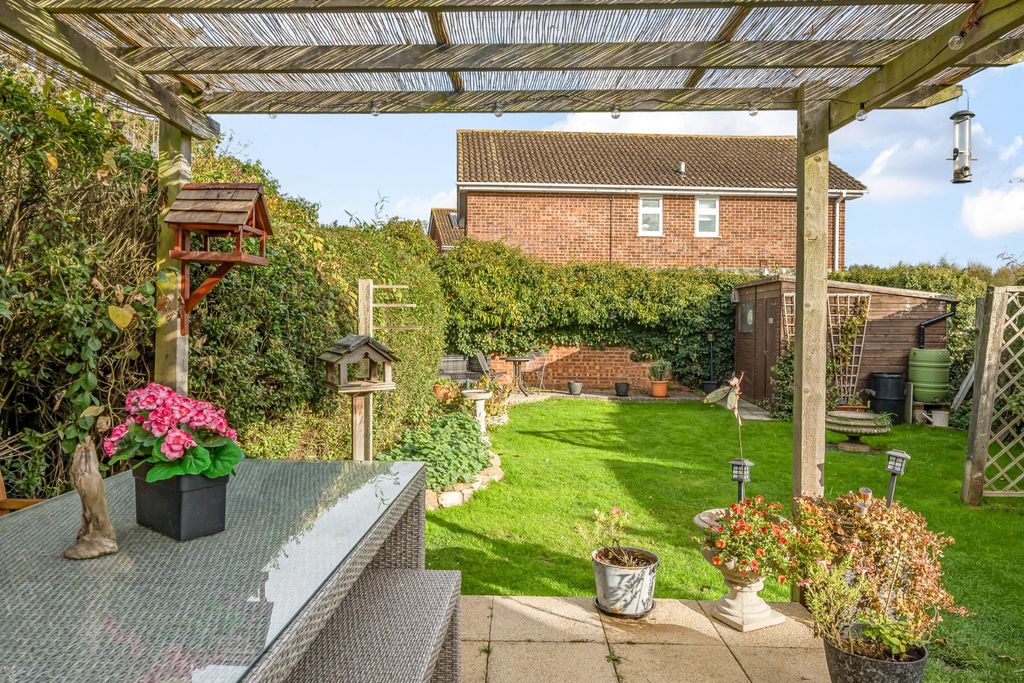 Property photo 2 of 23 Garden