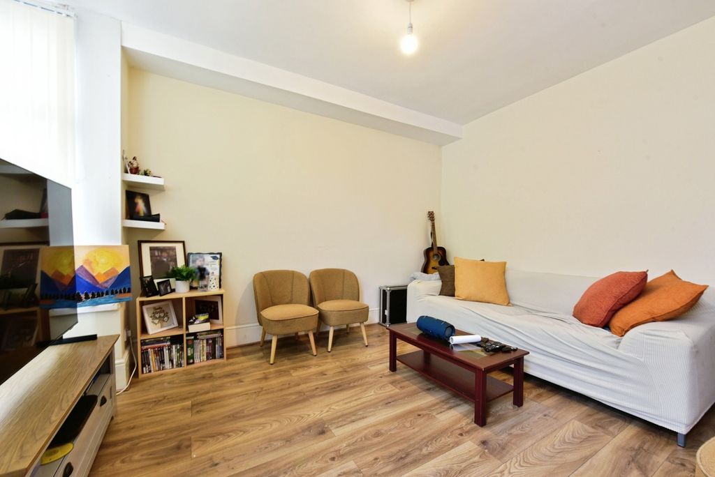 Property photo 2 of 17 Pbox-Img.Jpg