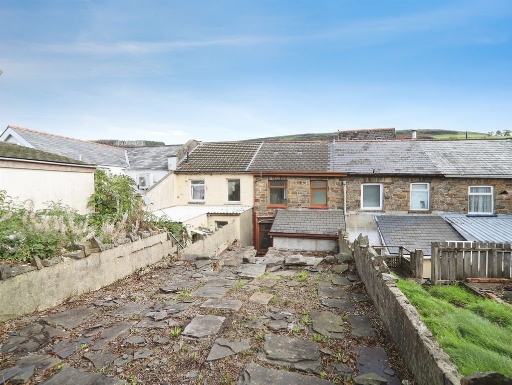 Property photo 3 of 19
