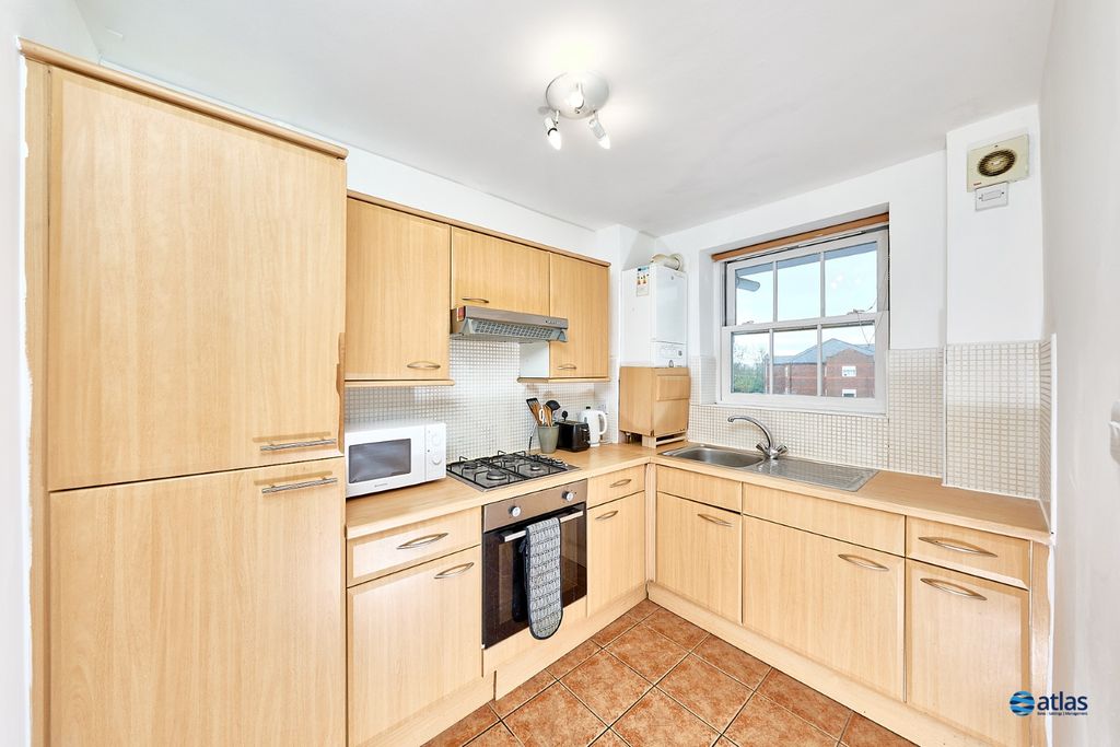 Property photo 2 of 12 Kitchen