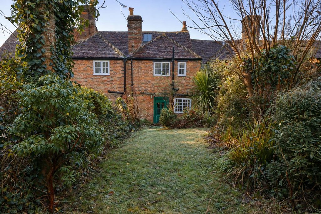 Property photo 2 of 12 E588425d-1Aa7-43Fb-ba59-5Ff39719Bf8c.Png