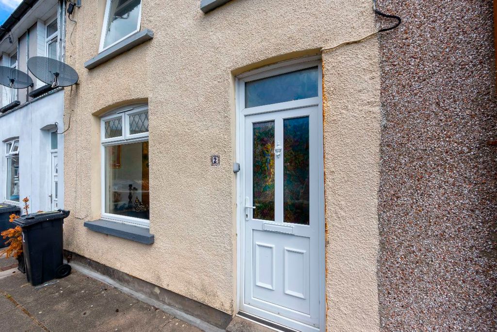 Property photo 3 of 38