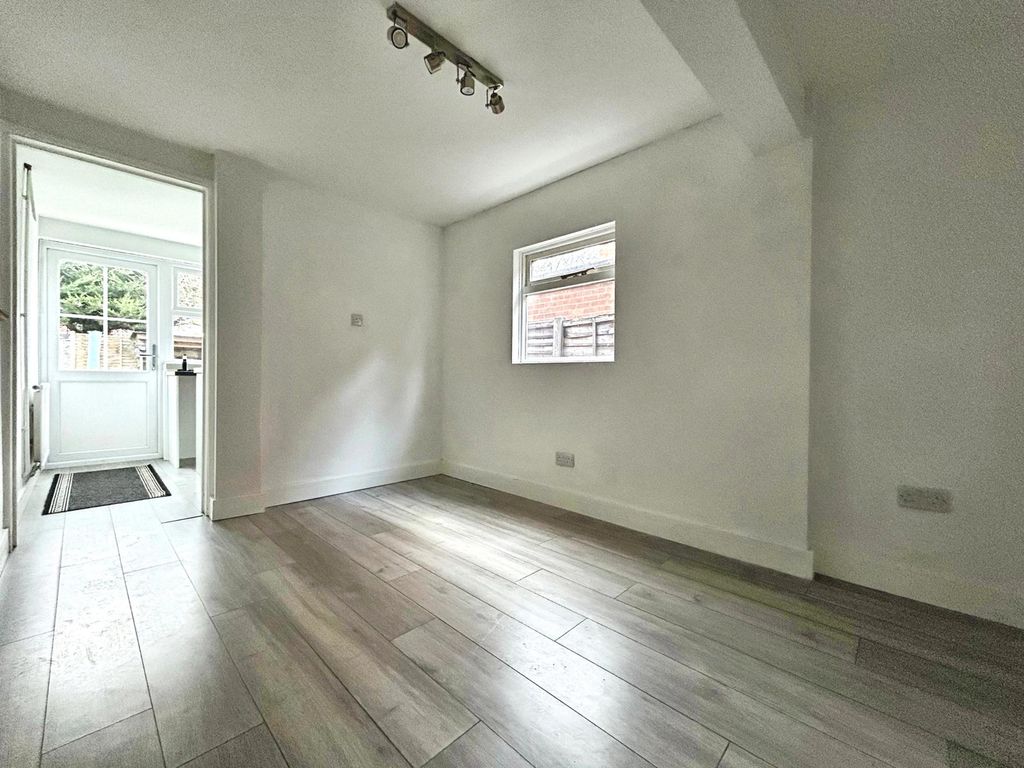 Property photo 3 of 20 Pbox-Img.Jpg