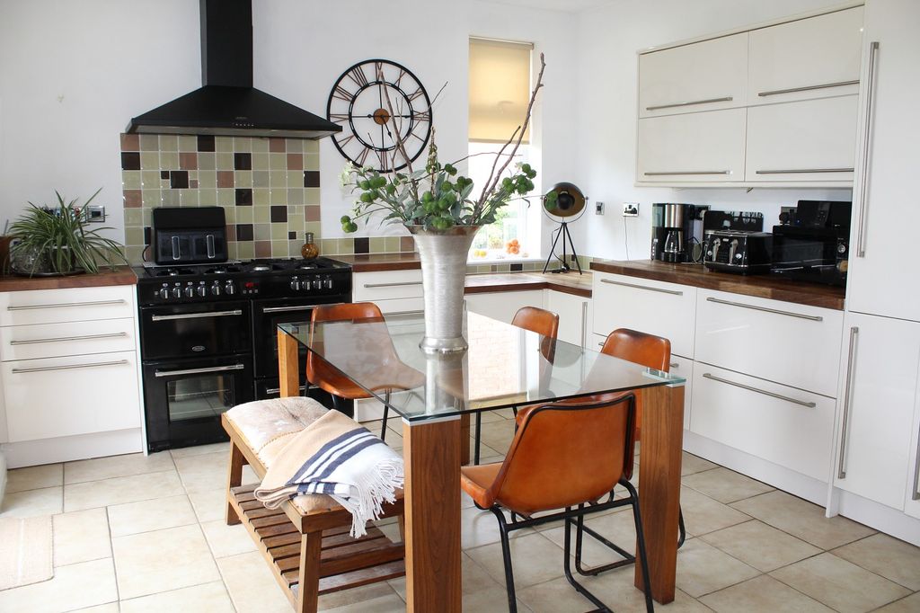 Property photo 3 of 14 Fitted Dining Kitchen