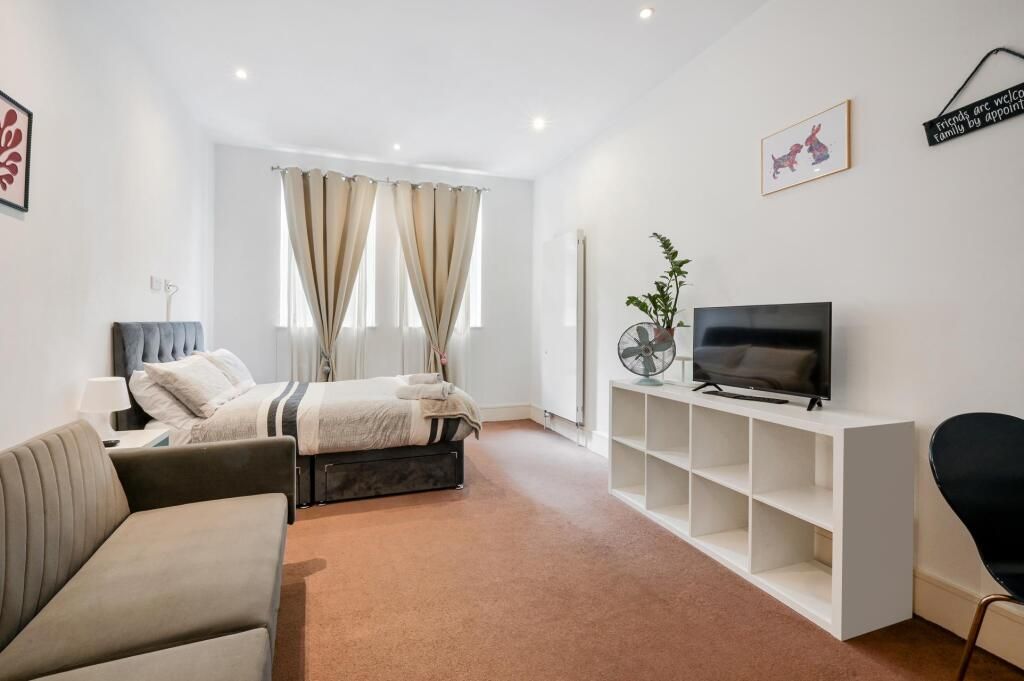 Property photo 3 of 12