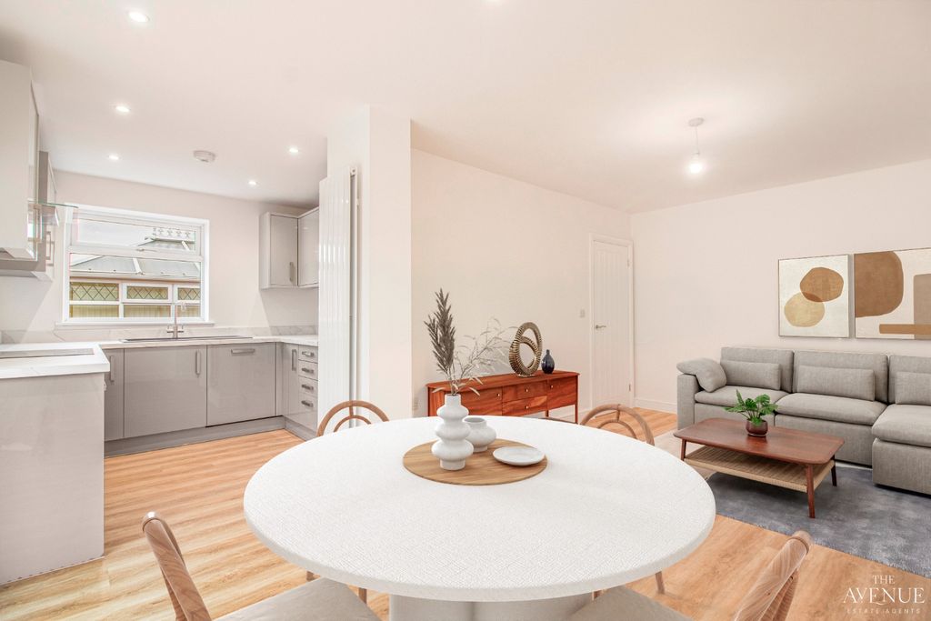 Property photo 3 of 26 4529994