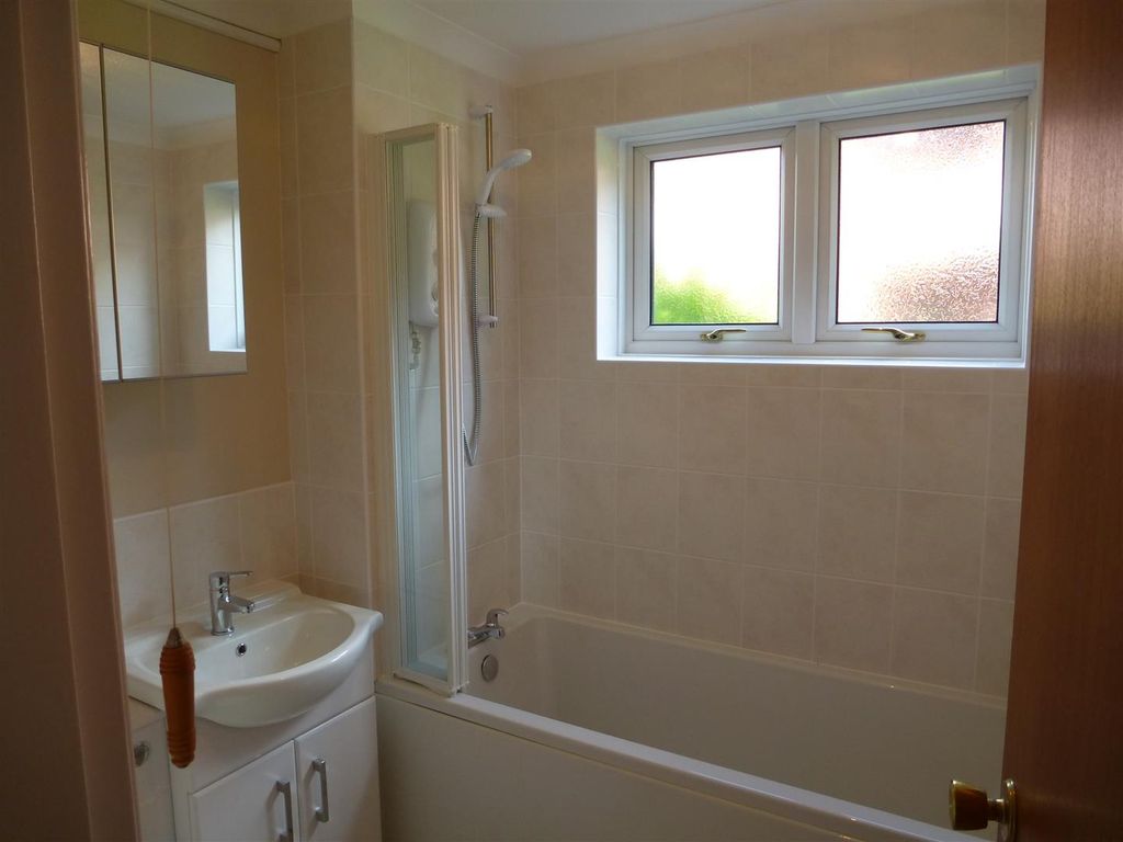 Property photo 3 of 6