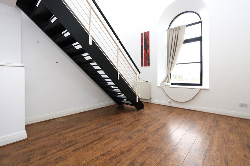 Property photo 3 of 12 2_16971177378882.Jpg