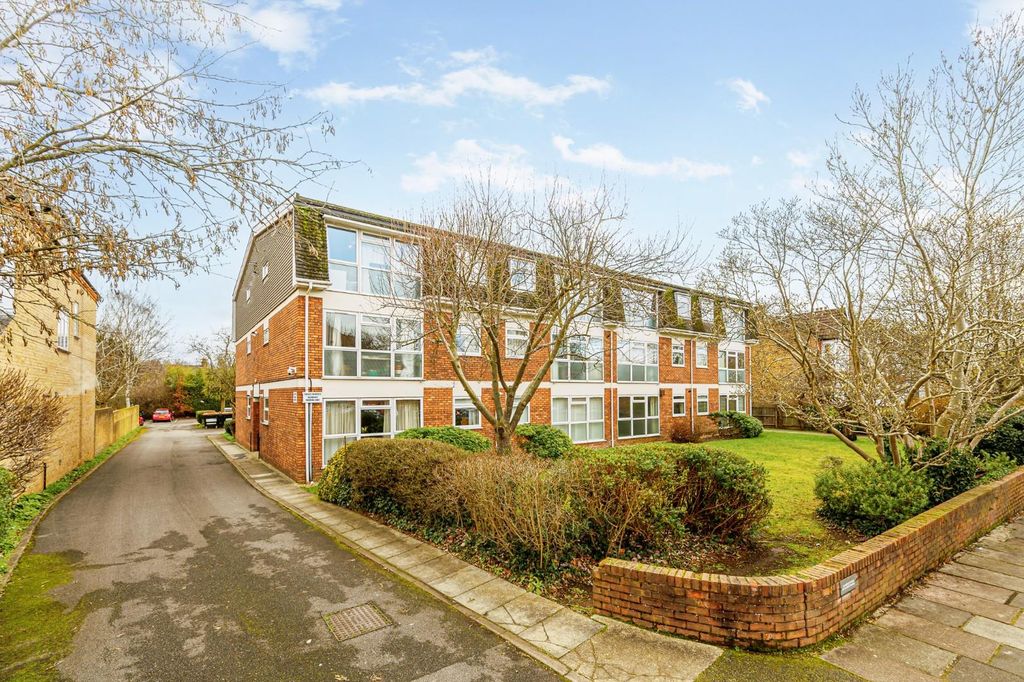 Property photo 1 of 8