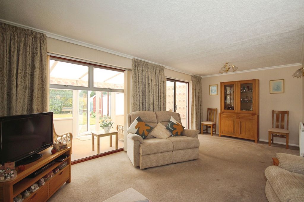 Property photo 3 of 11