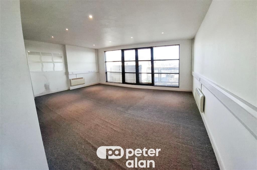 Property photo 3 of 6 Terrace