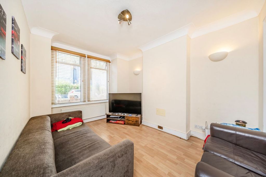Property photo 2 of 8
