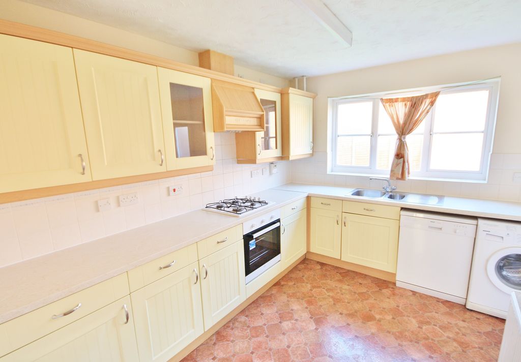Property photo 3 of 13 Kitchen