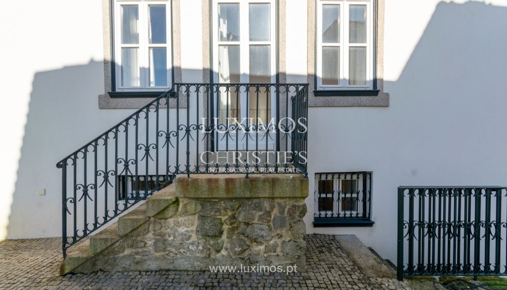 Property photo 2 of 25