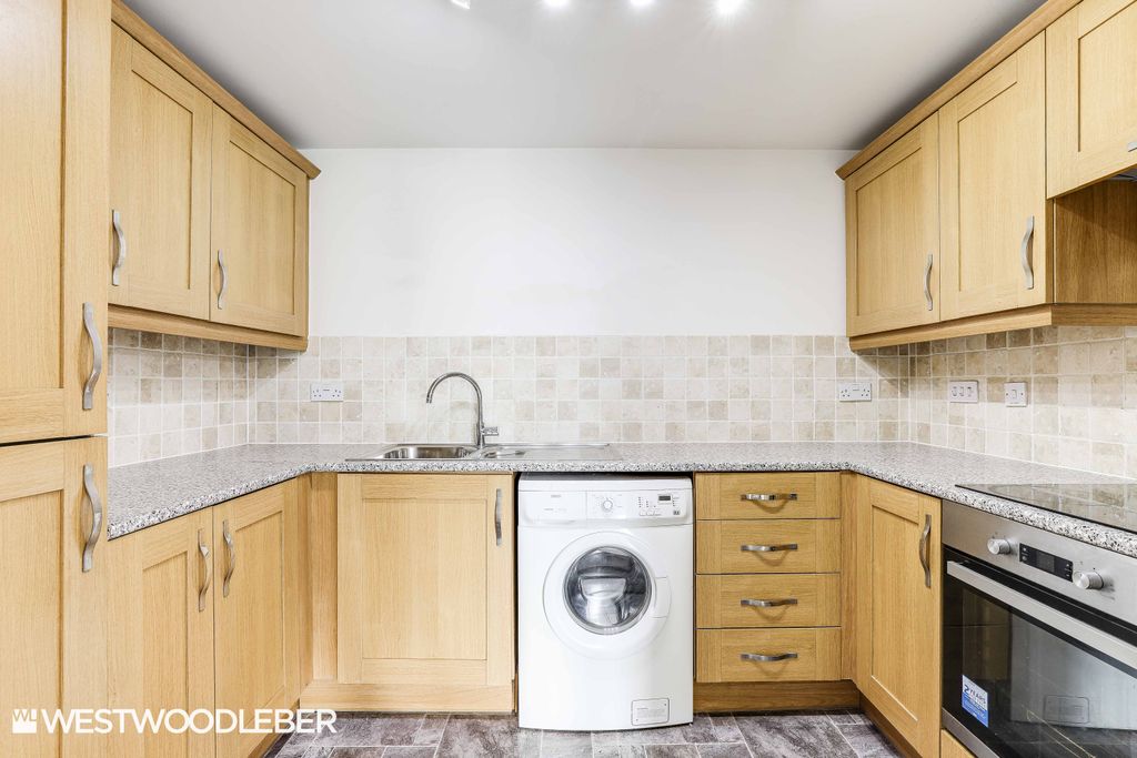 Property photo 2 of 10