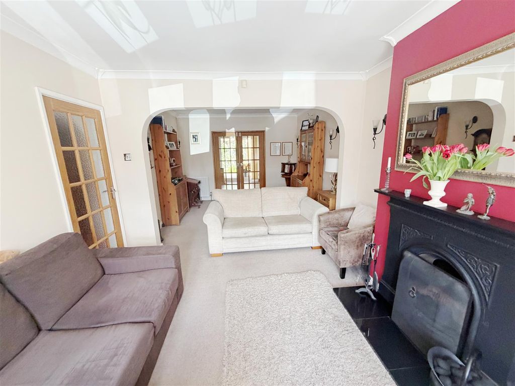 Property photo 2 of 33 3