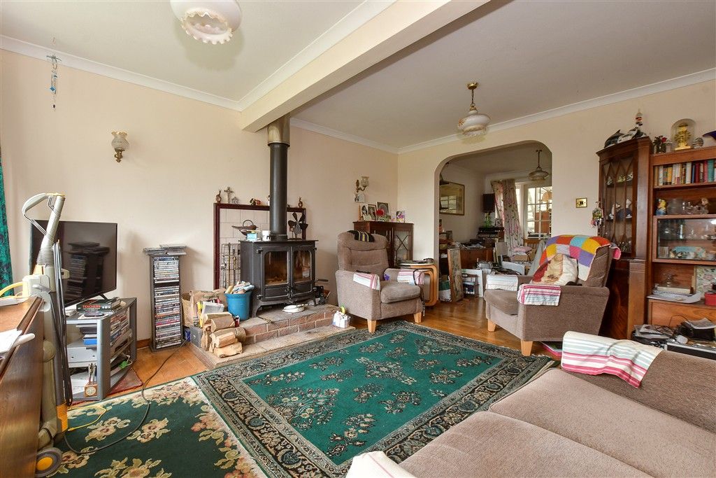 Property photo 2 of 11 Lounge