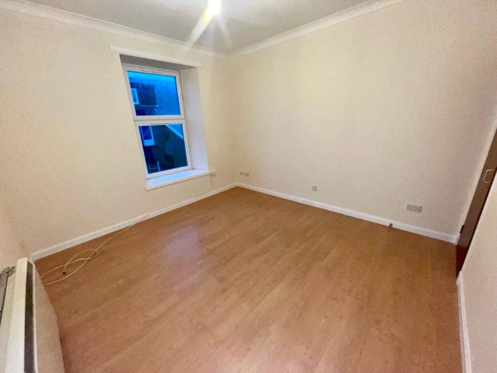 Property photo 2 of 5 Living Room