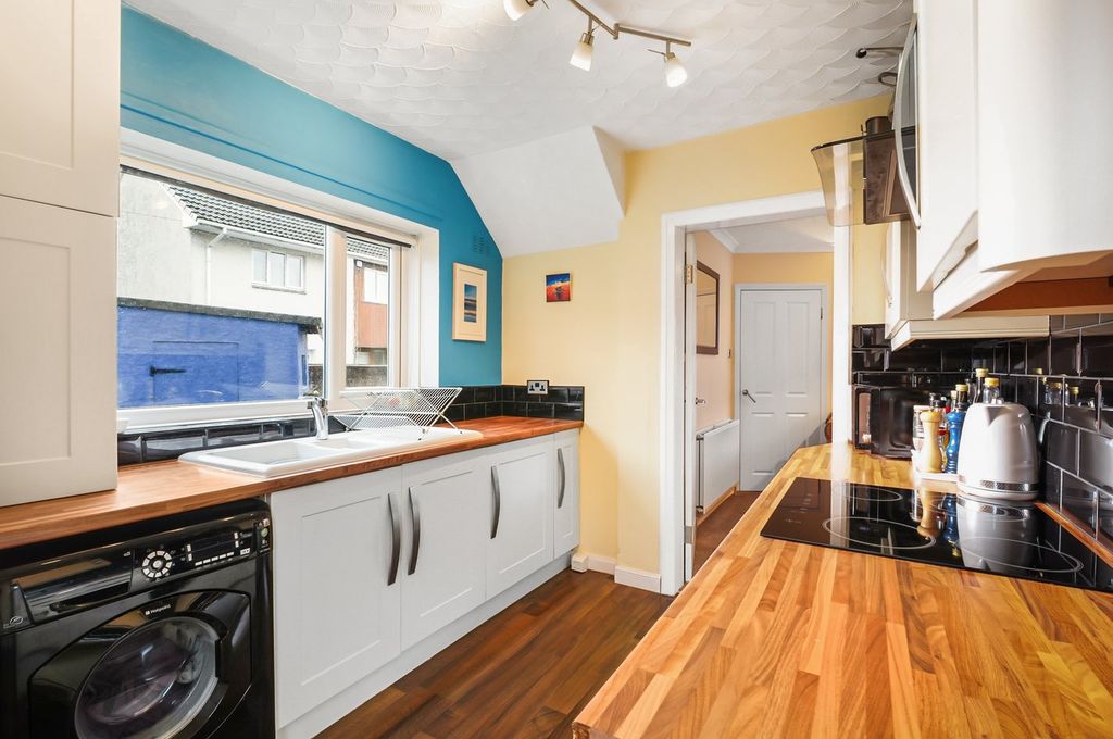 Property photo 3 of 26