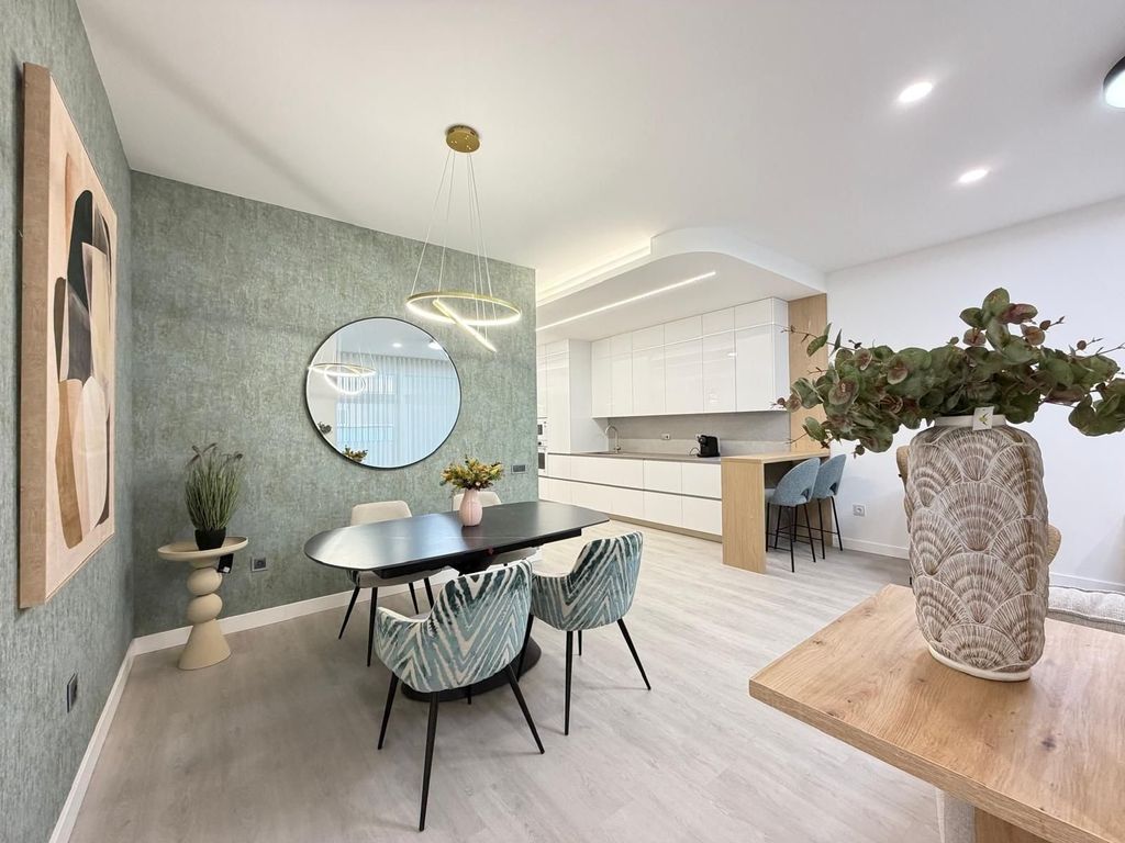 Property photo 1 of 50
