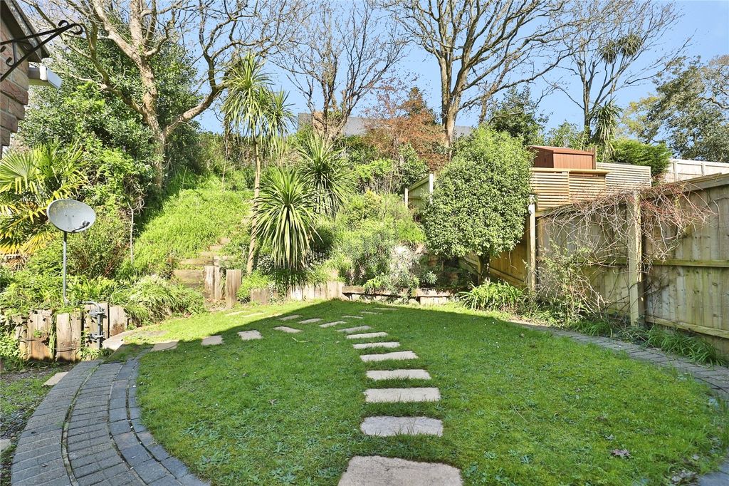 Property photo 2 of 19 Garden