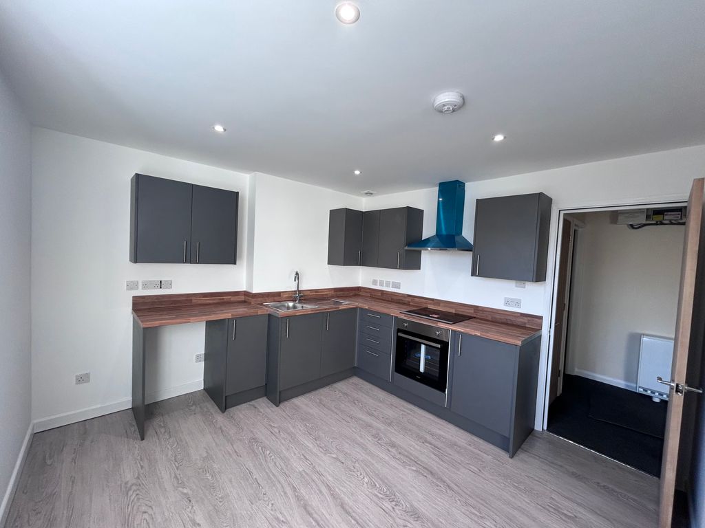 Property photo 3 of 6 Kitchen