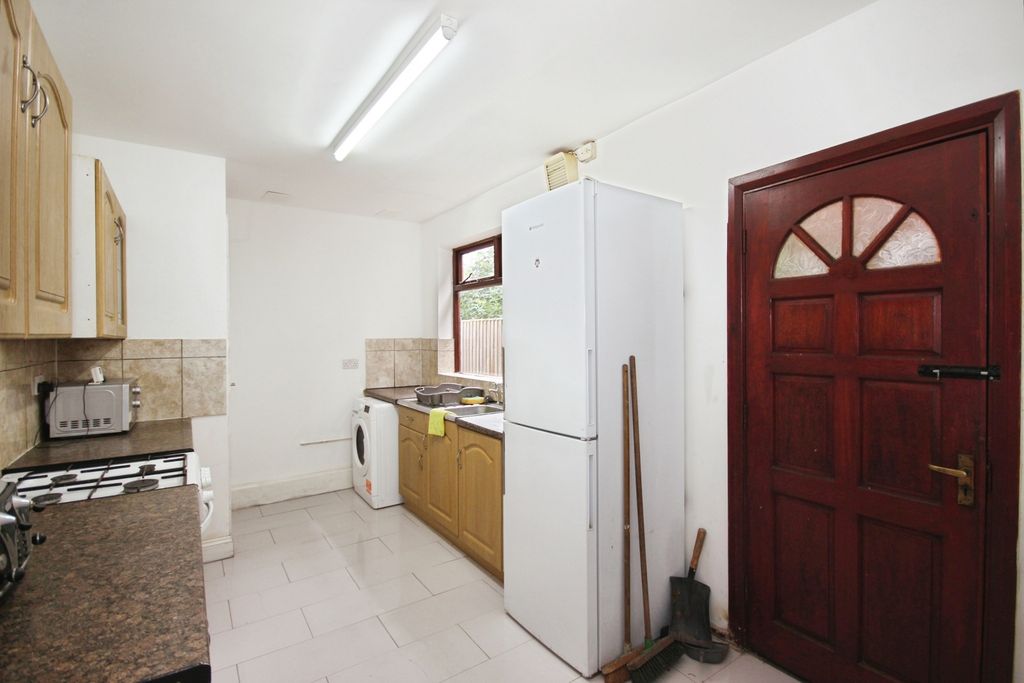 Property photo 3 of 17 Pbox-Img.Jpg