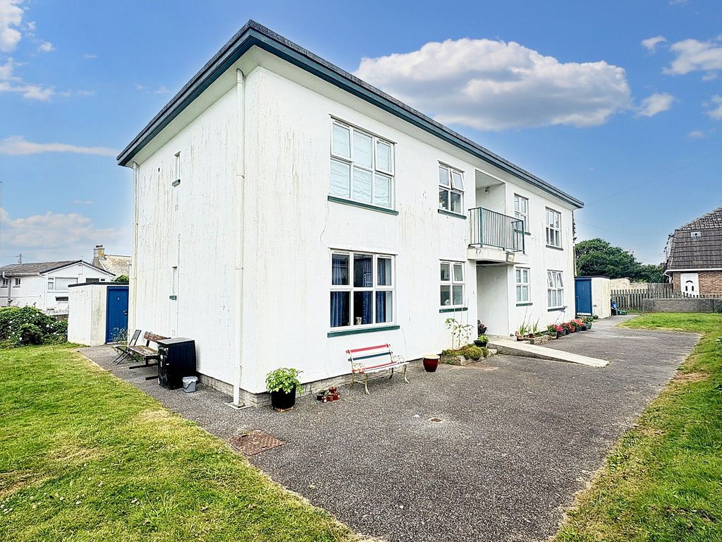 Property photo 1 of 14 External