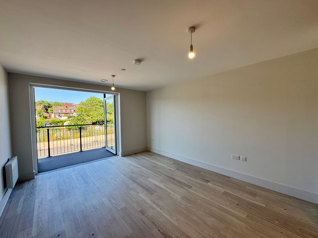 Property photo 1 of 7 Tempimagetly8Eb