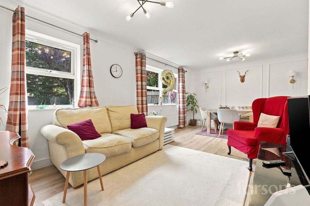 Property photo 3 of 19