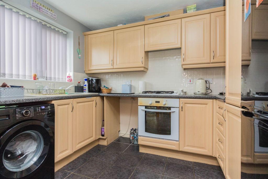 Property photo 2 of 12 Kitchen