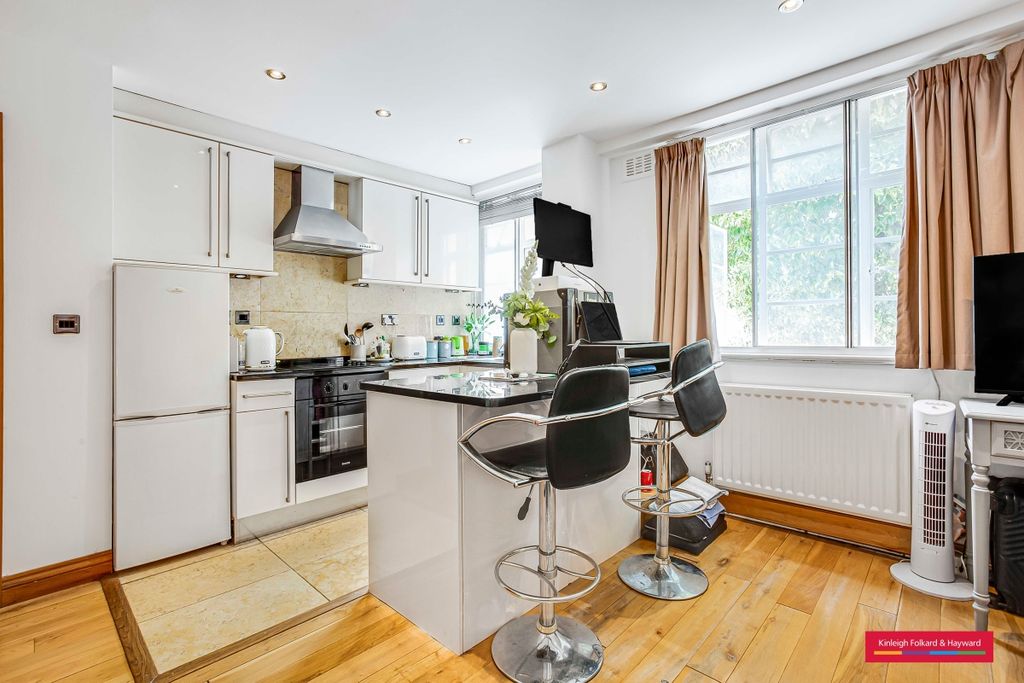 Property photo 3 of 8 Kitchen