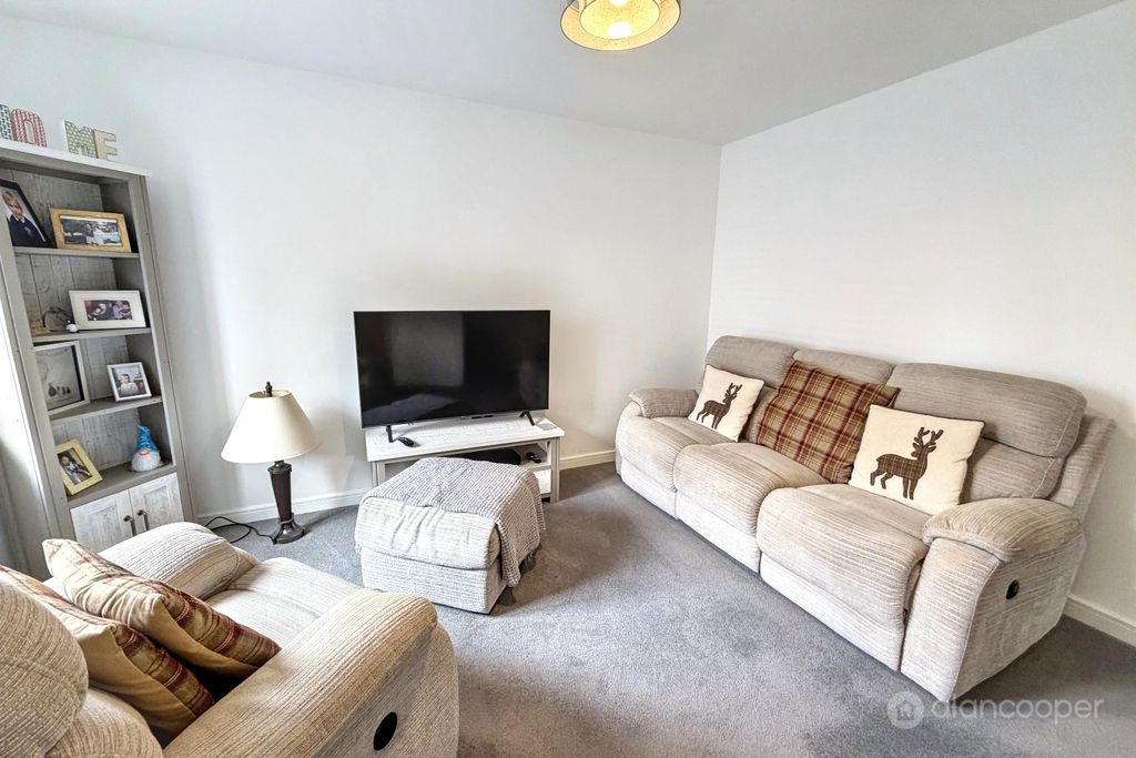 Property photo 3 of 15 5004184