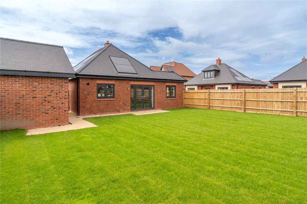 Additional image 16 of 3 bed bungalow for saleBourton Gardens, Badsey, Worcestershire WR11