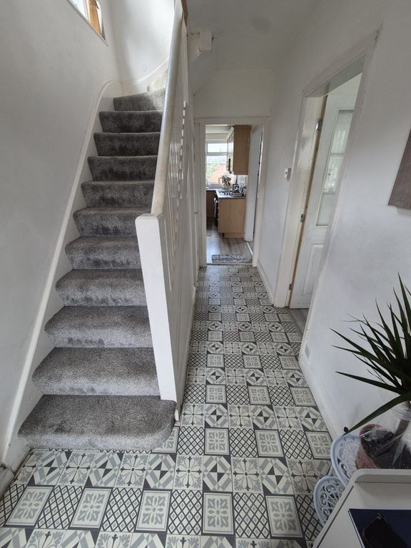 Property photo 2 of 10 Hall
