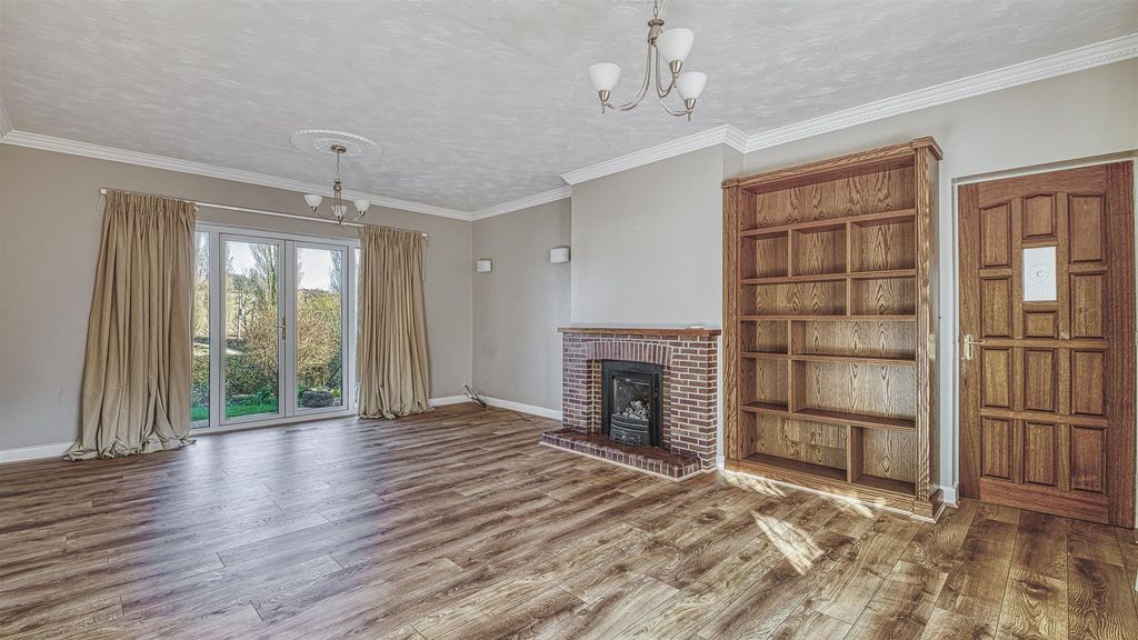 Property photo 3 of 31