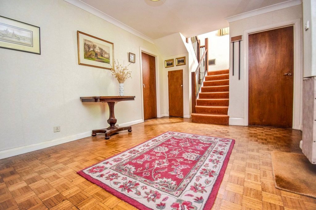 Property photo 3 of 32