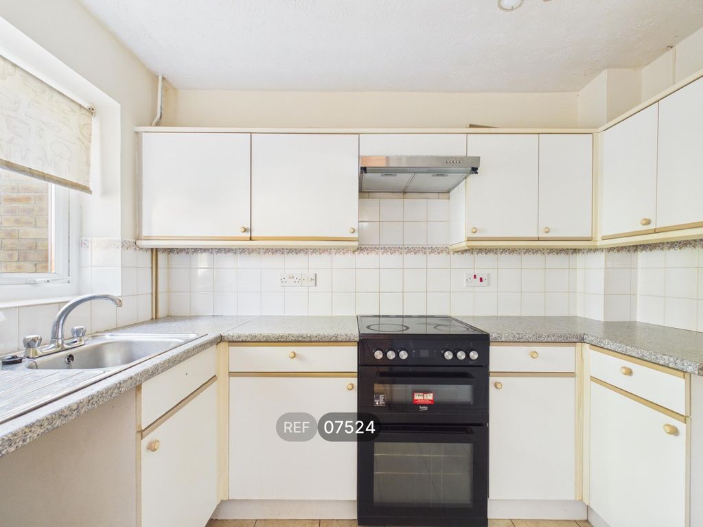 Property photo 2 of 18 Kitchen
