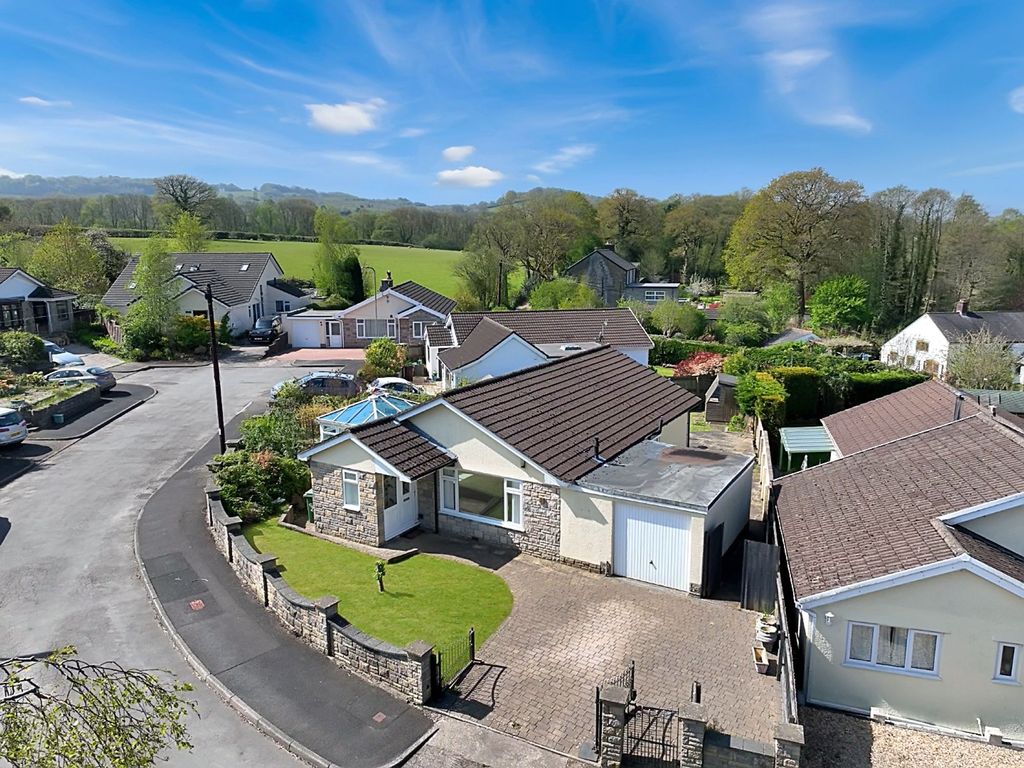 Property photo 1 of 32