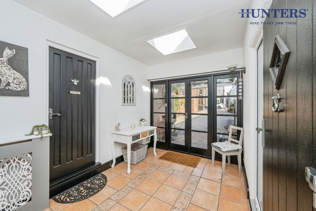 Property photo 3 of 40 Pbox-Img.Jpg