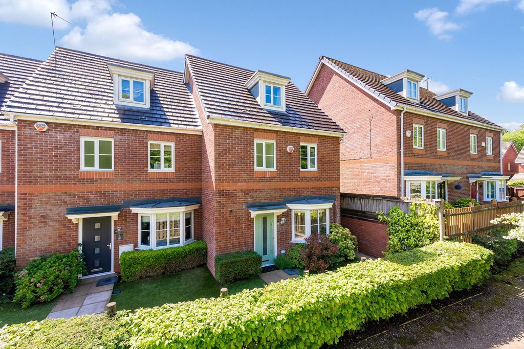 Property photo 1 of 34