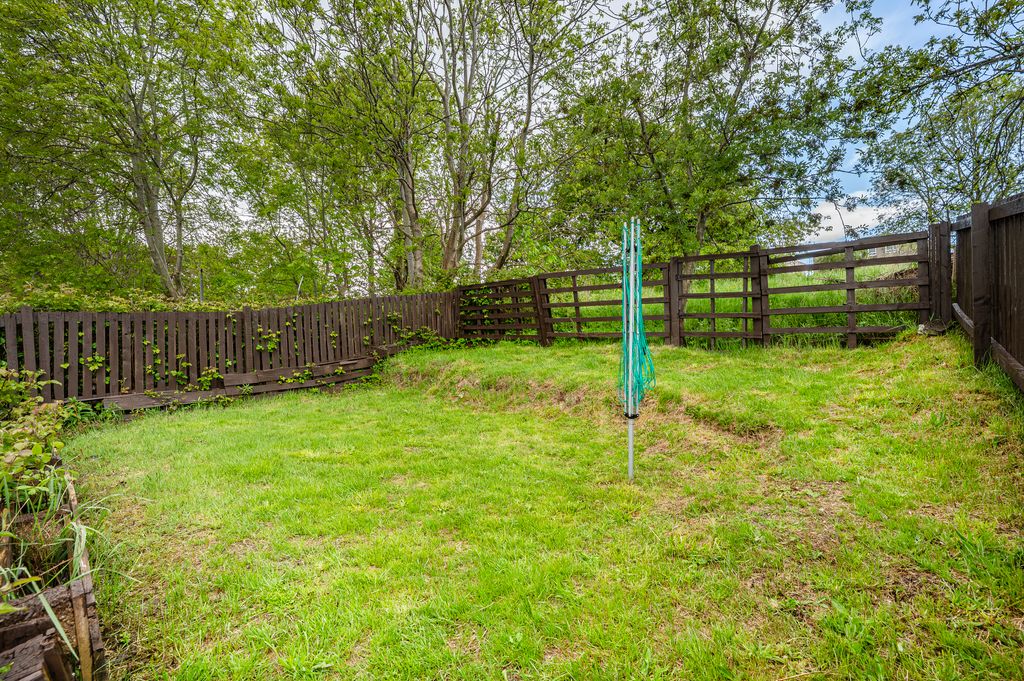 Property photo 2 of 31
