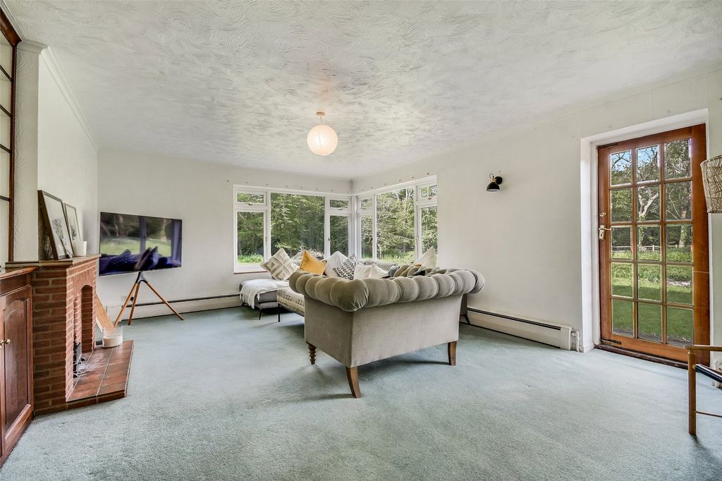 Property photo 2 of 13 Sitting Room