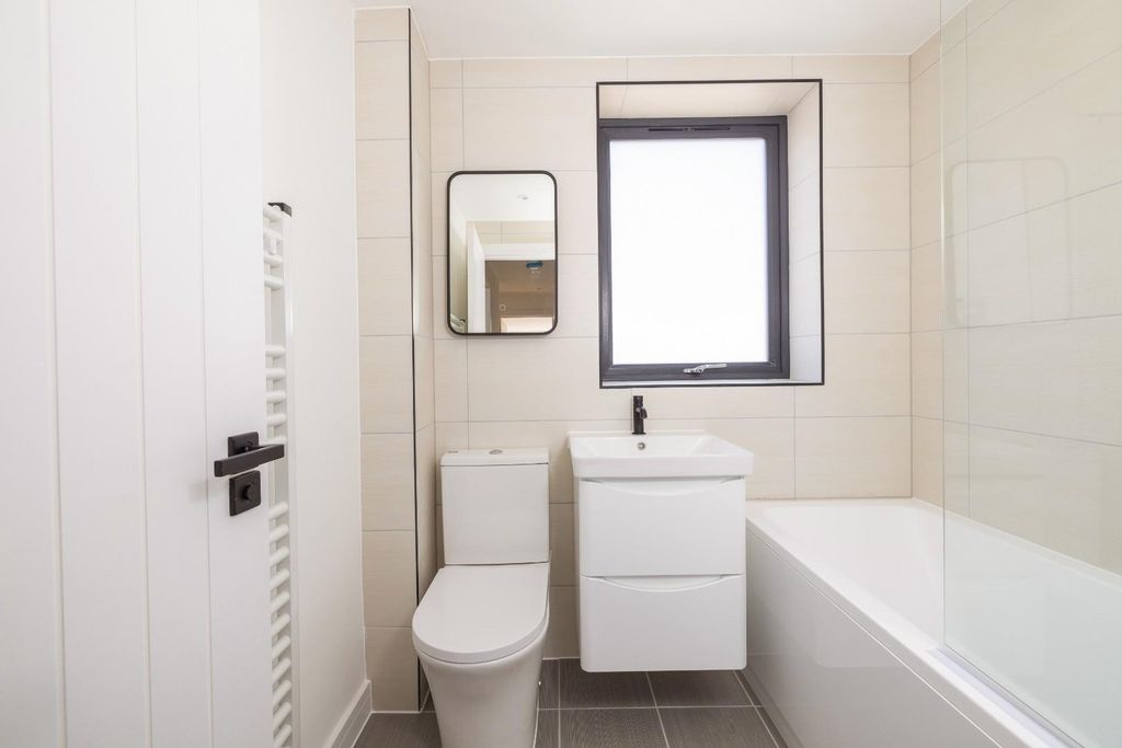 Property photo 3 of 41 Char5538.Jpg