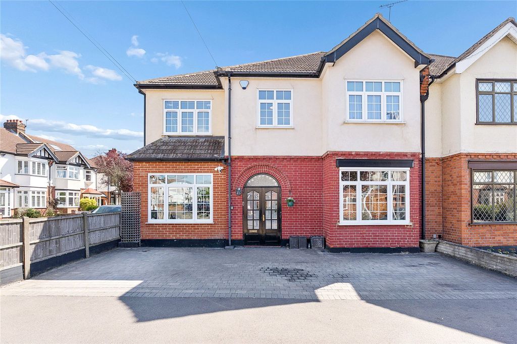 Property photo 1 of 21 Front