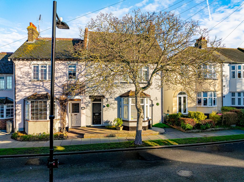 Property photo 1 of 33