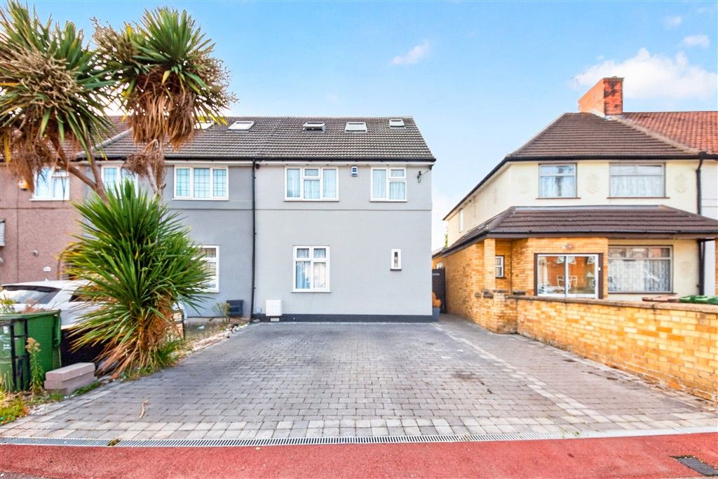 Property photo 1 of 10 External Feature