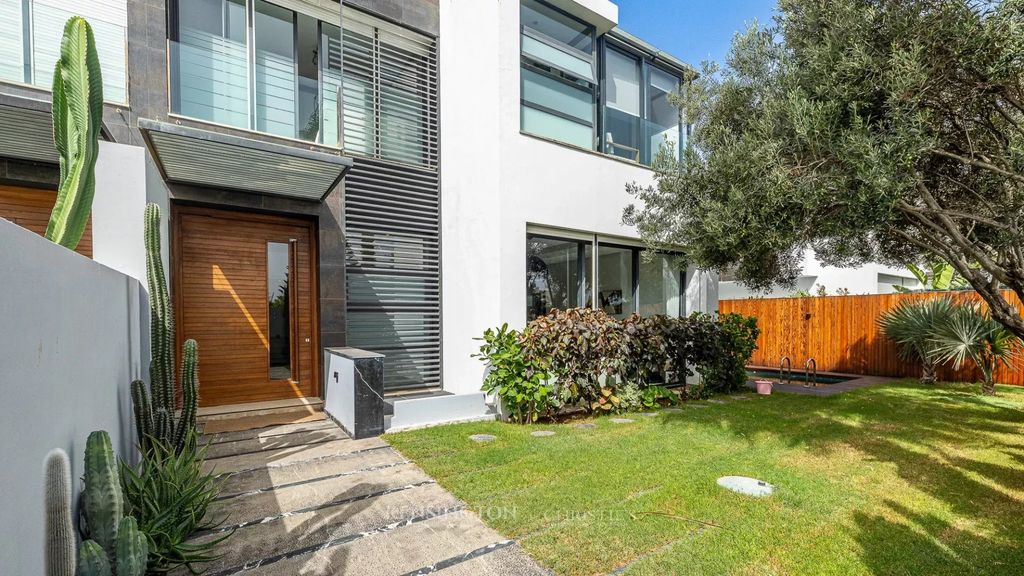 Property photo 1 of 27